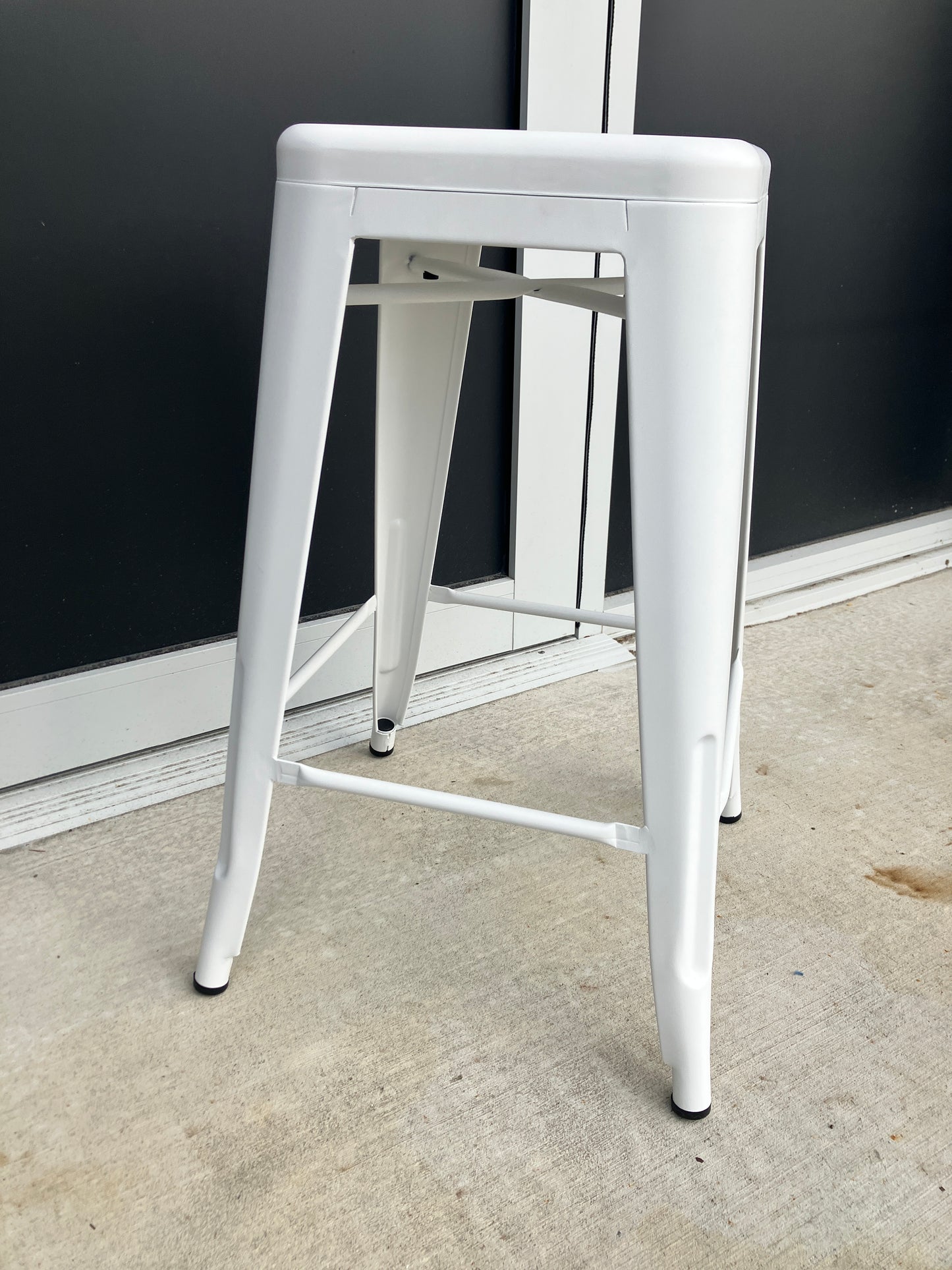 WHITE Metal Bar Stools