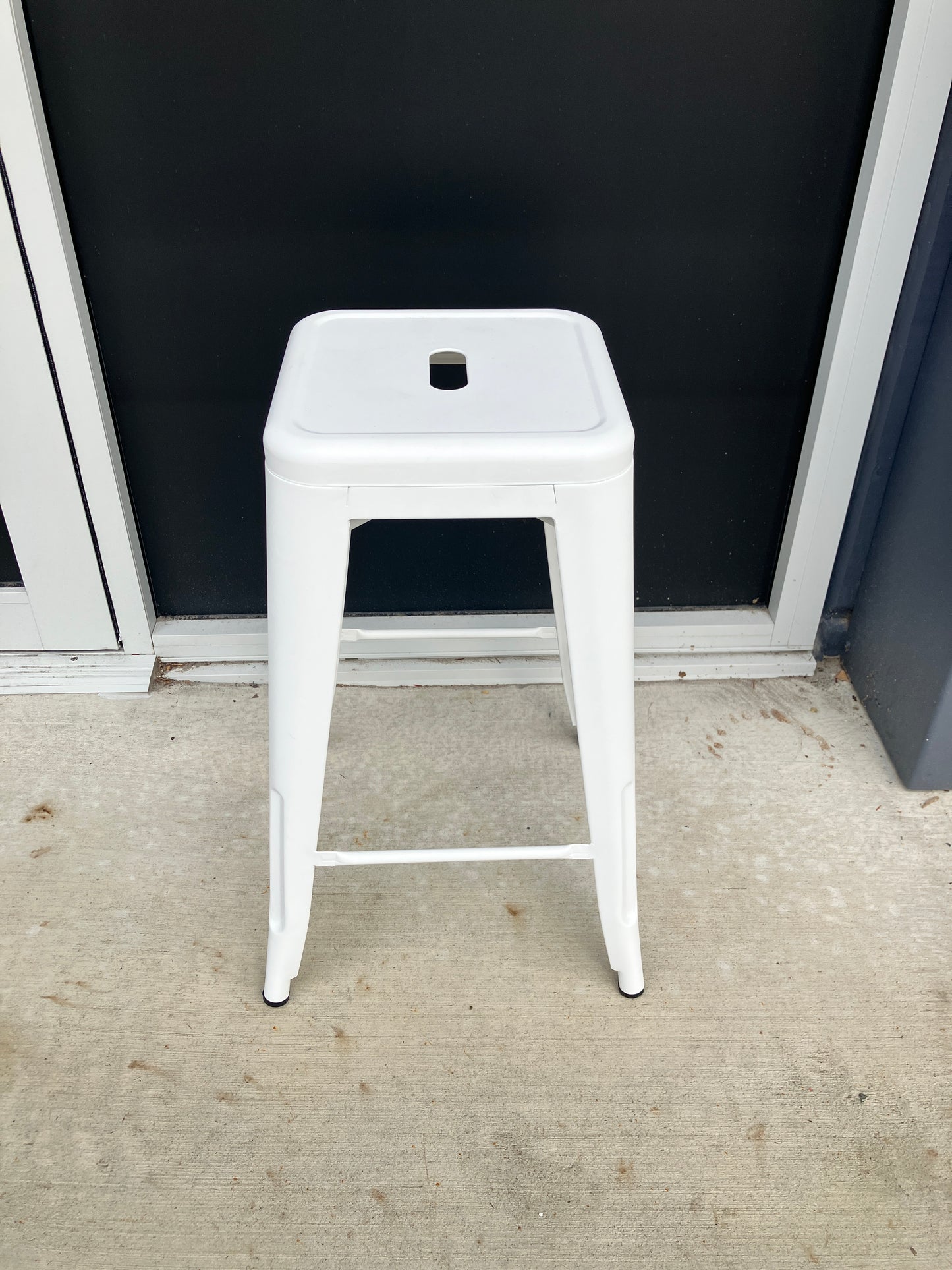 WHITE Metal Bar Stools
