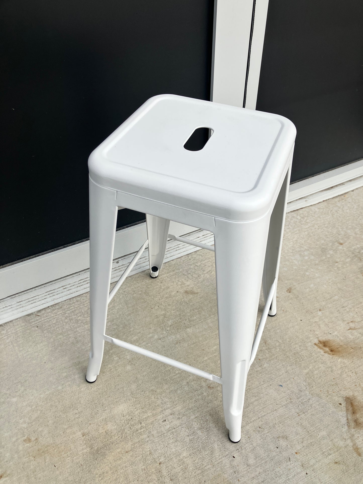 WHITE Metal Bar Stools
